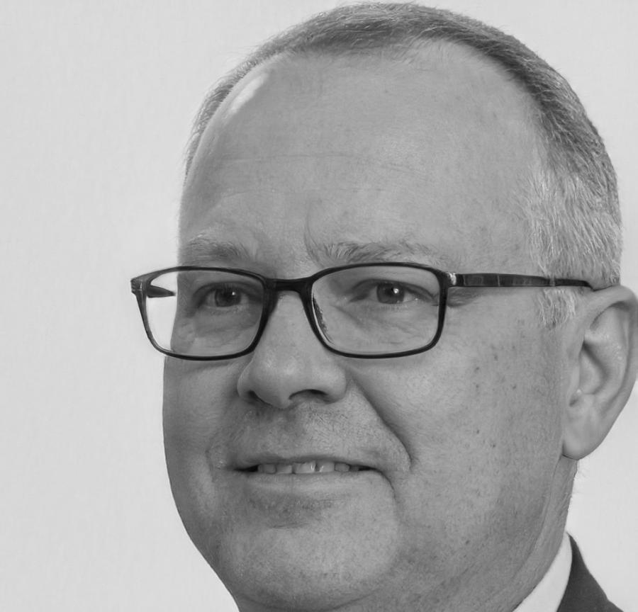 Portrait de Thomas Dubois, expert en finances personnelles